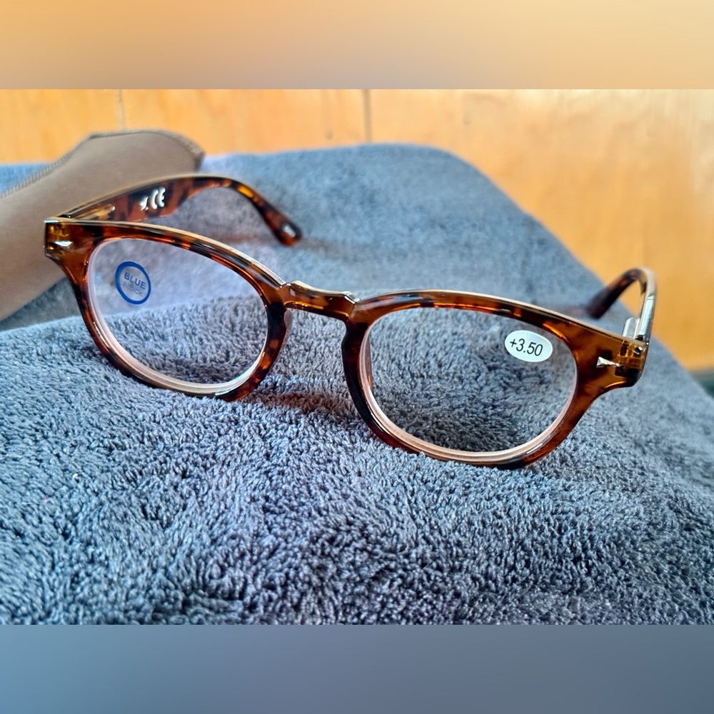 Hummingbird Blue Light Brown Tortoise Readers - BRAND NEW